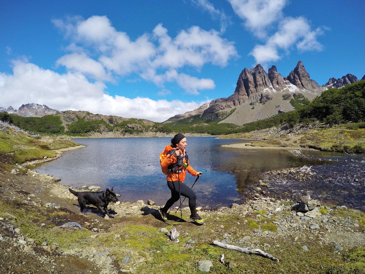 Correr en las montañas con un perro - Dientes de Navarino