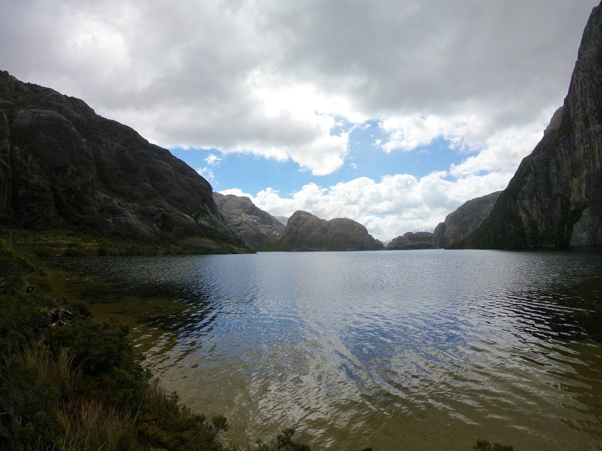 Trekking Sendero Kawésqar Laguna de los Acantilados